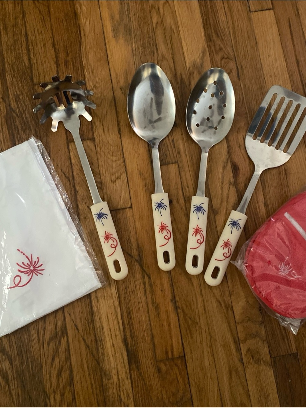 Temp-tations Patriotic Firework 6-Pc Kitchen Set - 4 Utensils Towel Hot Pads